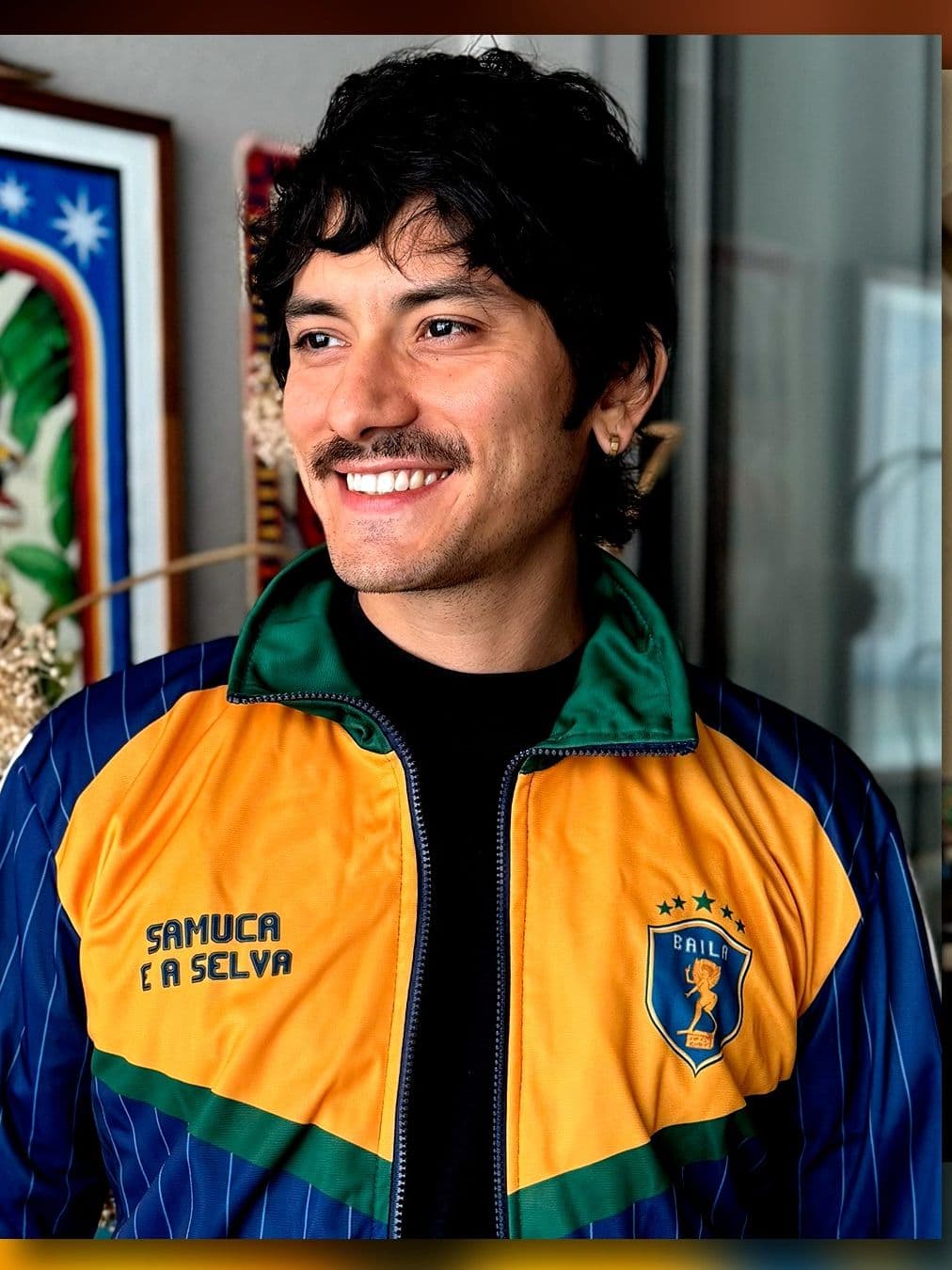 Você que é do nosso clube de fãs, já garantiu a sua peça personalizada da coleção Baila Brasil? A gente quer te ver com a nossa peça! Tire uma foto assistindo ao jogo do Brasil hoje com a sua peça Baila Brasil e nos mande (samucaeaselva@gmail.com)! 
As fotos serão publicadas em nossas redes! 
Bora Brasiiiiiiiiil!!!!